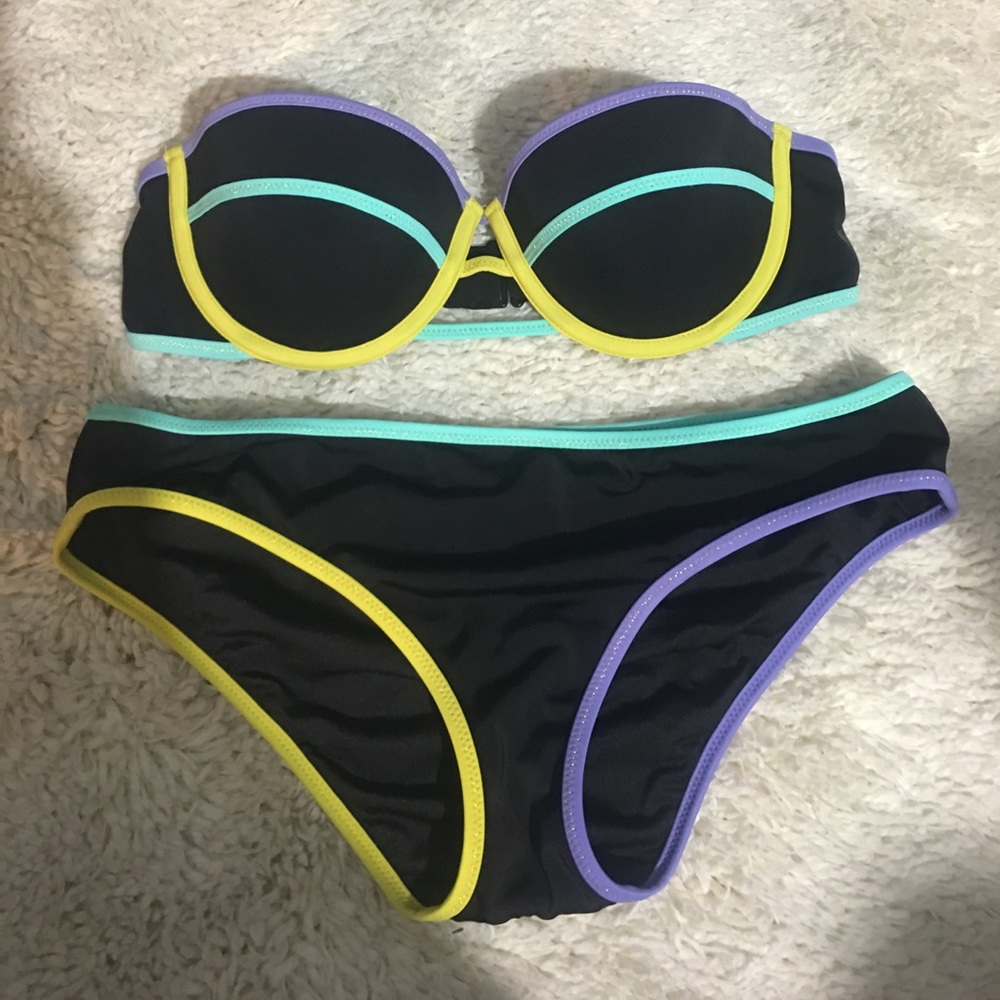 Victoria's Secret bikini S, 34B